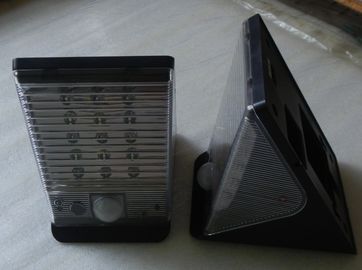 Tipo ocultado IP65 solar de la luz del IP del CCTV de la prenda impermeable de Ourdoor de la cámara de seguridad de Wifi de la batería