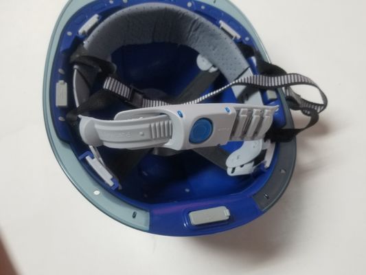 Casco elegante de la seguridad azul con la plataforma de supervisión central de 4G WIFI de la cámara de GPS del intercomunicador multi azul incorporado del diente