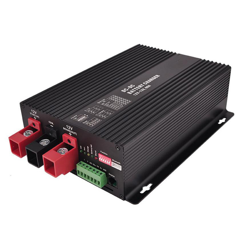 DC-DC Booster 12V 90A Cargador de batería bidireccional Controlador para yate de vehículos de caravana