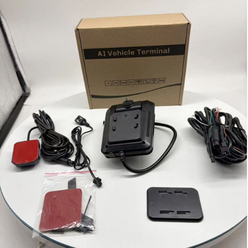 Diseño inteligente DMS y ADAS AI Dashcam todo en uno con vista frontal 4G / WiFi / GPS incorporada